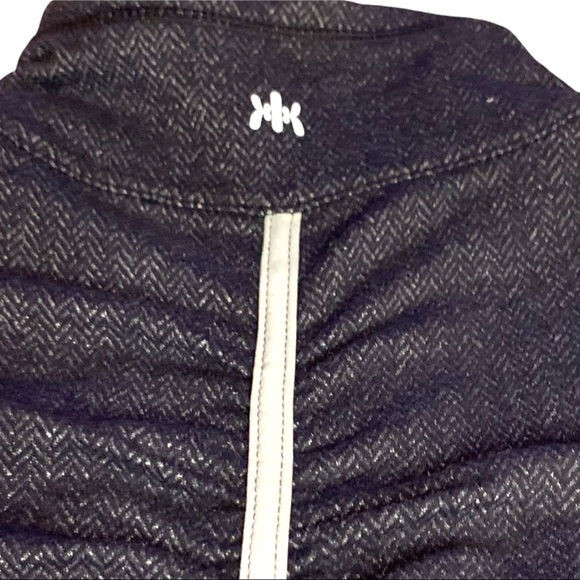 Kyodan black and gray houndstooth detail pull over  1/2 zip l/s top size small - Picture 3 of 10